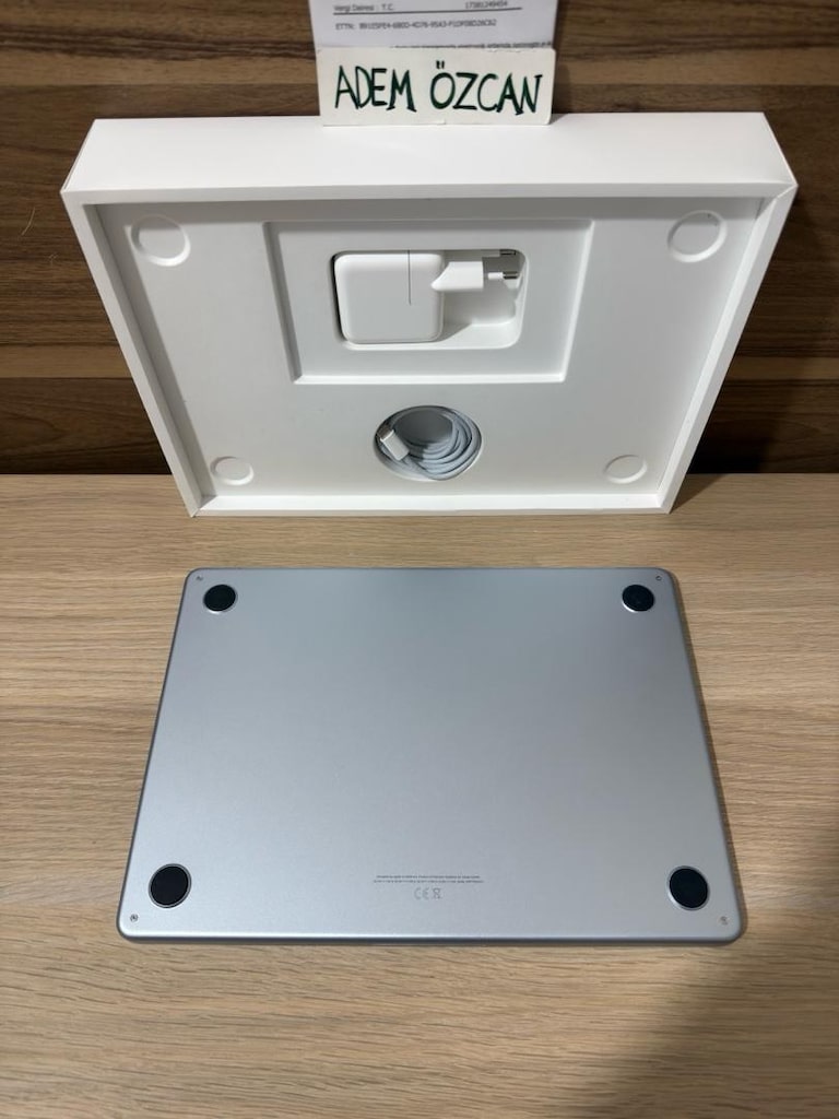 MacBook Air / M5 / 13 inç / 16 GB Ram / 512 GB Ssd - 7
