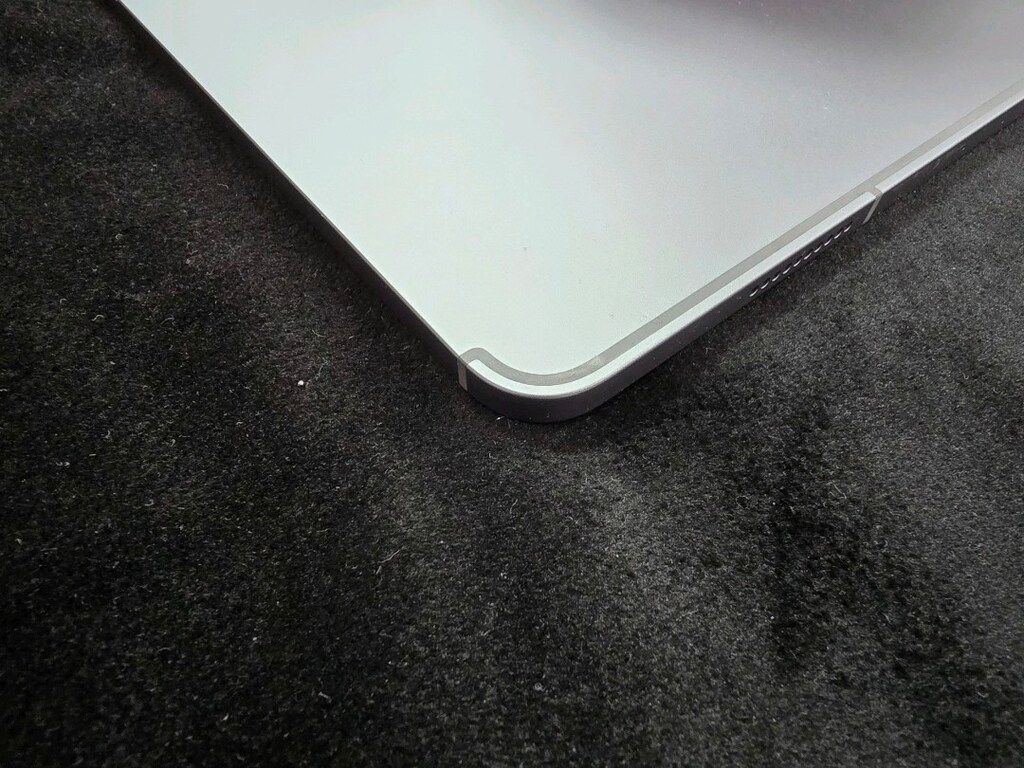 APPLE iPAD PRO 12.9” 6. NESİL – 2 TB – WI-FI + CELLULAR Kusurs - 11