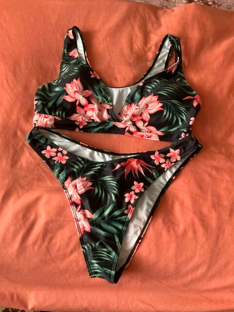 Tropikal Desenli Bikini Takımı