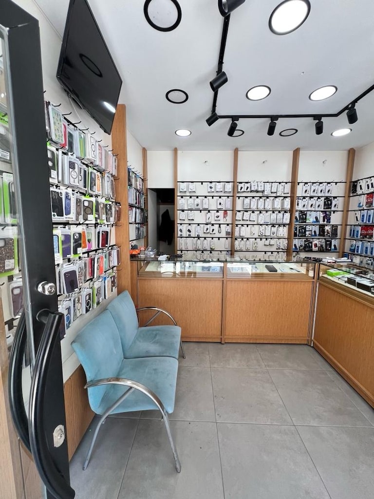 KOMPLE SATILIK TELEFONCU MALZEMELERİ - 12