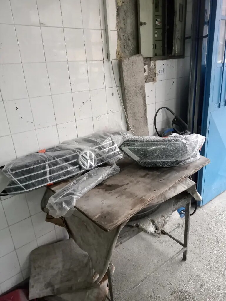 Pasat b8 sol far ve on panjur valiyo marka orj aractan sokmedir - 2