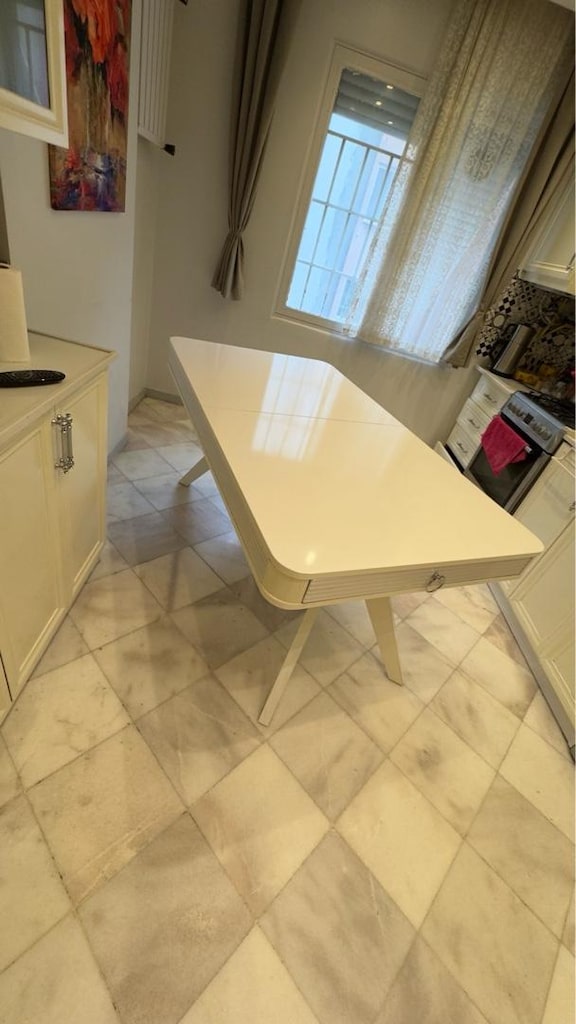 acil beyaz salon yemek masası - 2