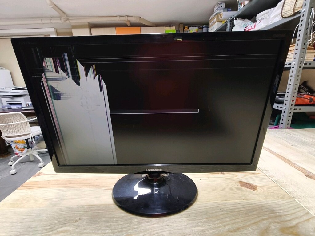 Samsung T24C300EW 24" Full HD Monitör/TV - Panel Arızalı - 8