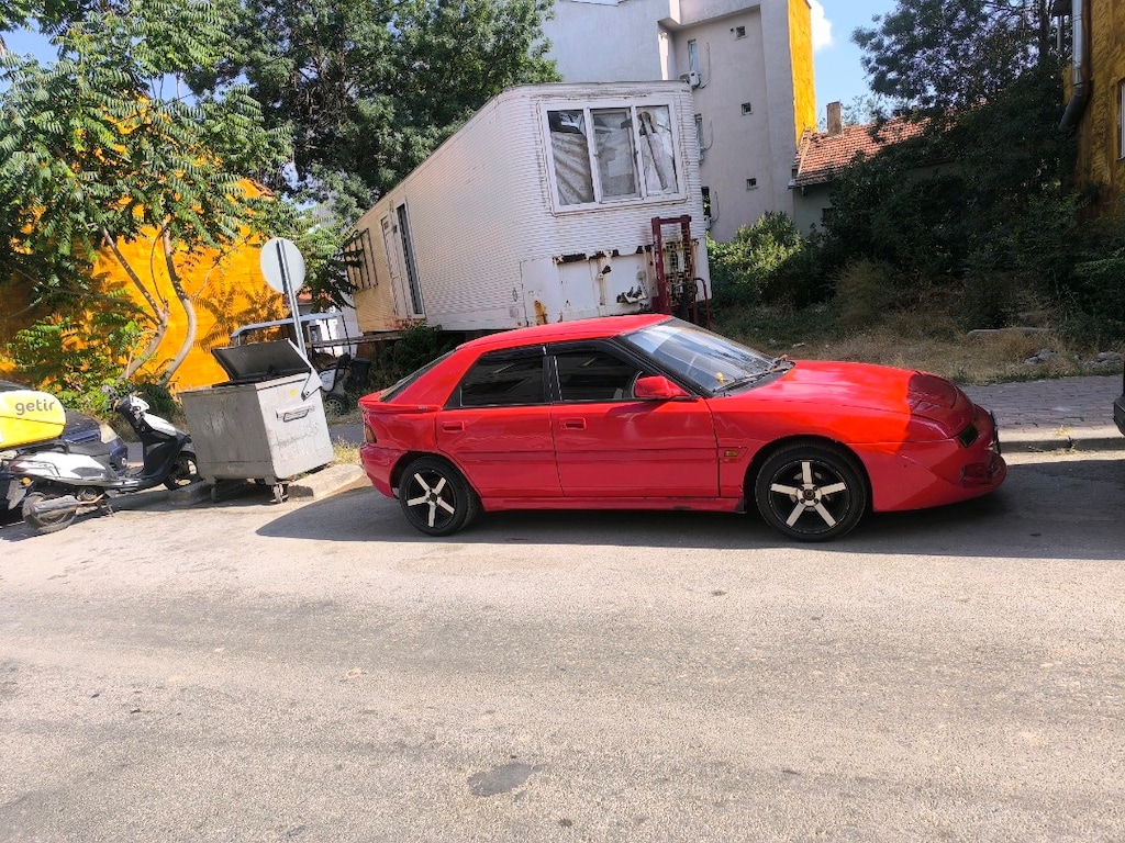 Mazda 323