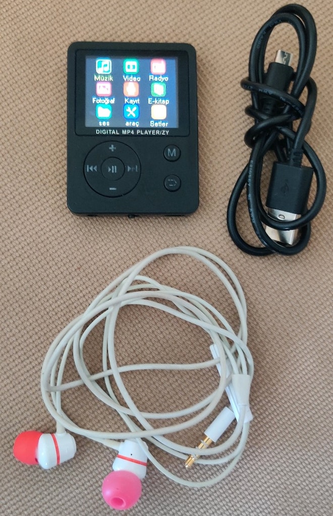 DIGITAL MP4 PLAYER/ZY 4GB 1.8 inç renkli ekranlı taşınabilir MP3/MP4. - 4