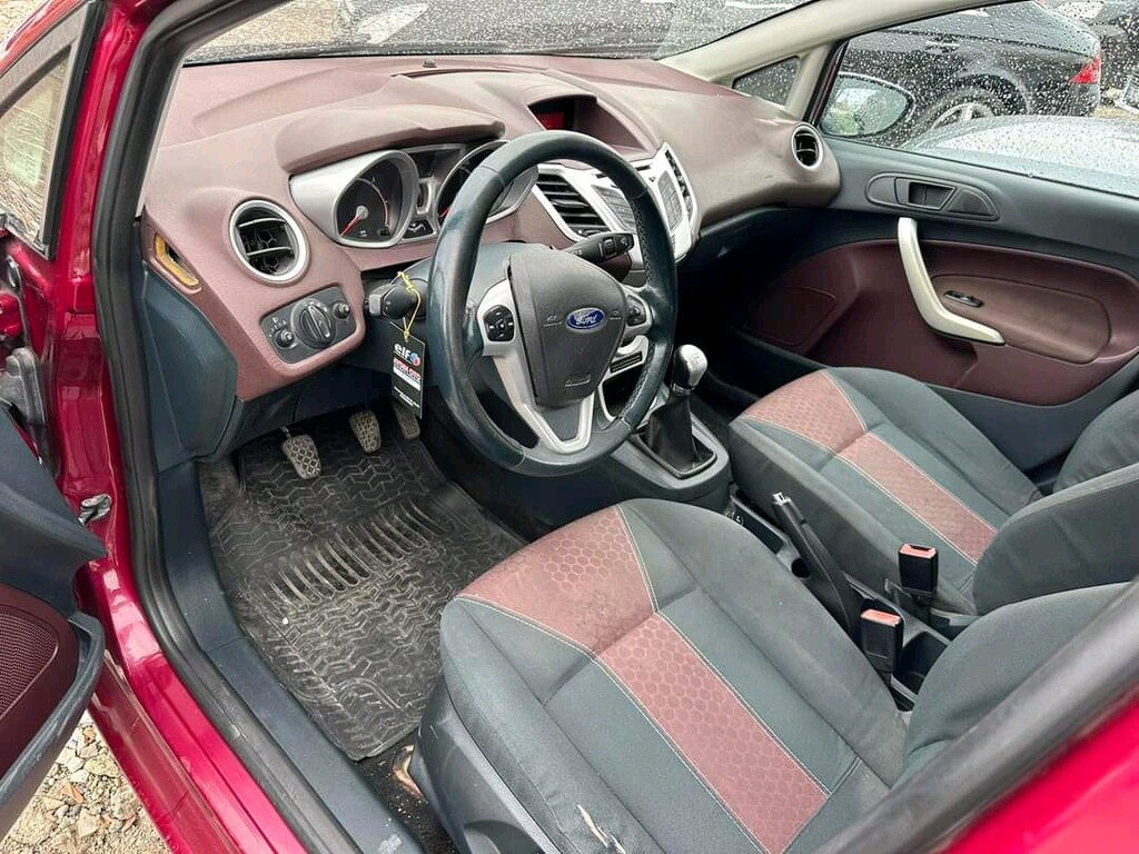 fiesta titanium - 2