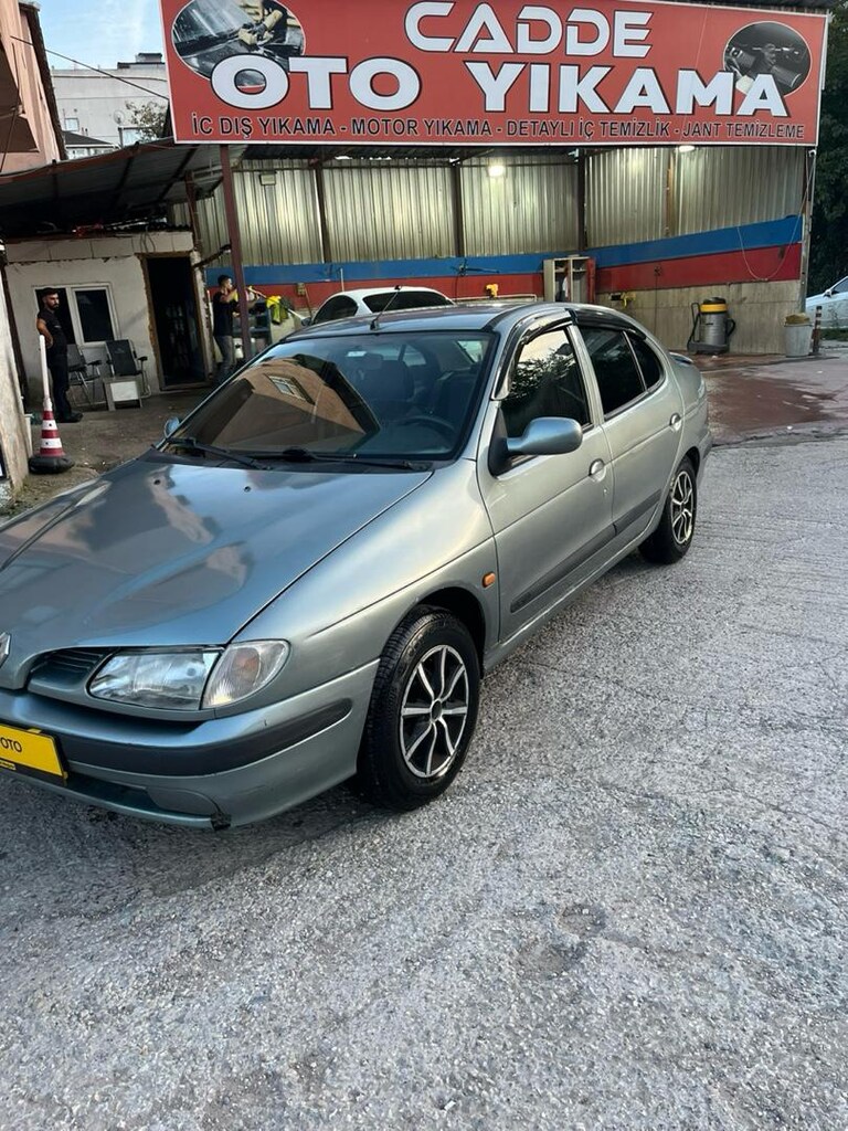 Renault Megane - 2
