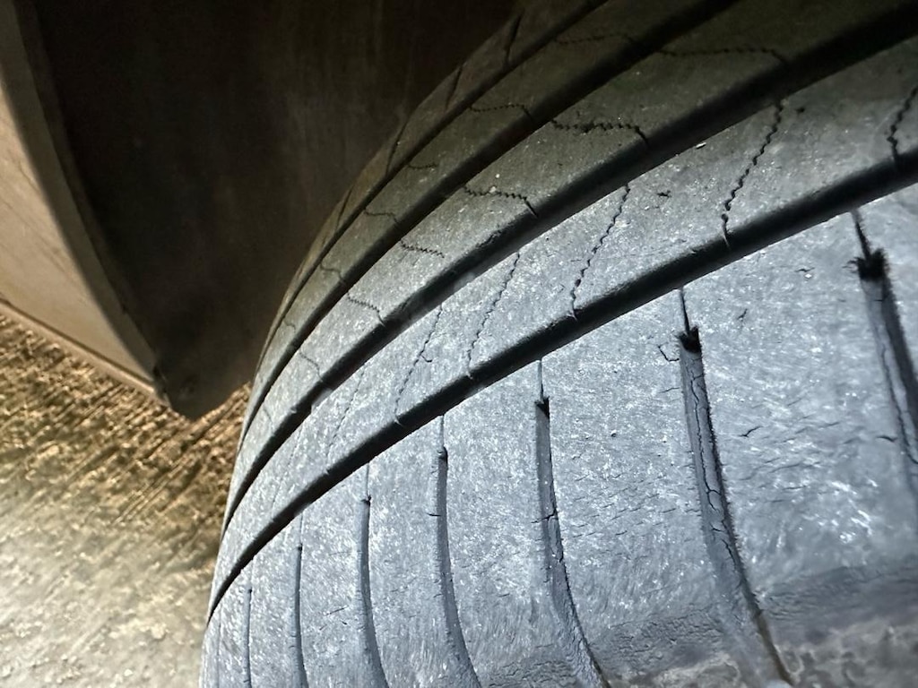 205/55/17 brigstone turanza lastik - 2