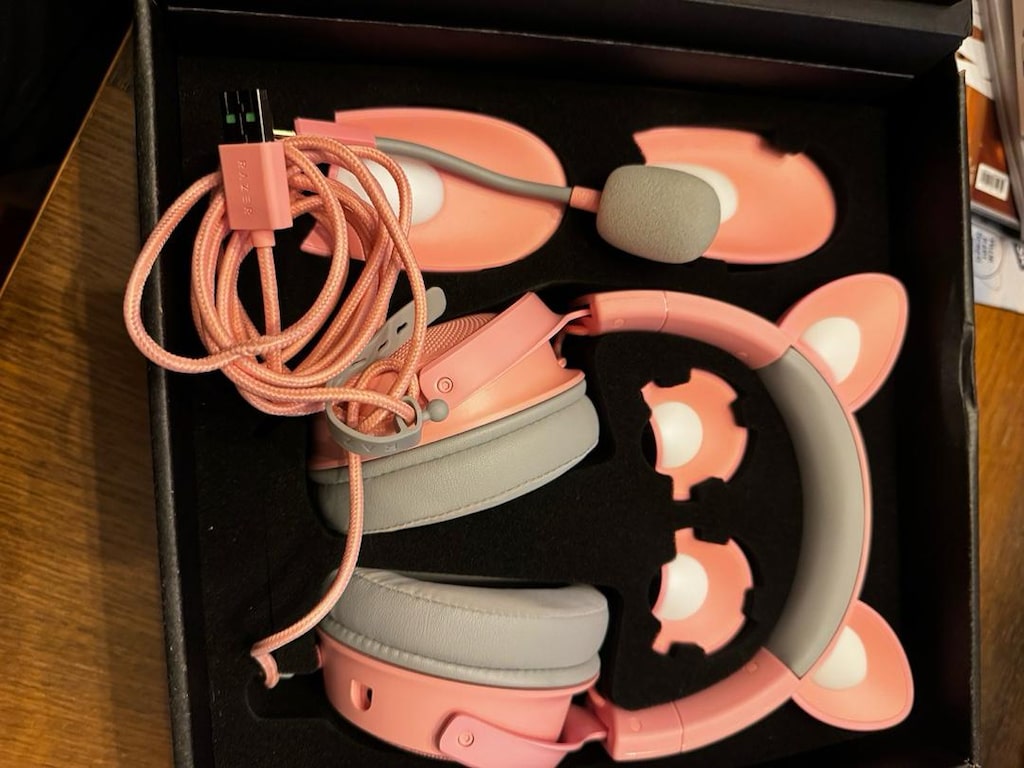 Razer Kraken Kitty V2 Pro Quartz RGB – Pembe, Kutulu ve Eksiksiz - 5