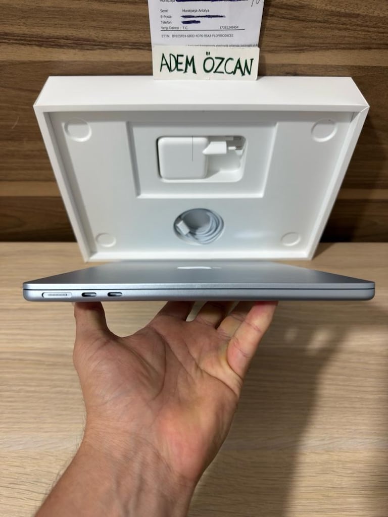 MacBook Air / M5 / 13 inç / 16 GB Ram / 512 GB Ssd - 5