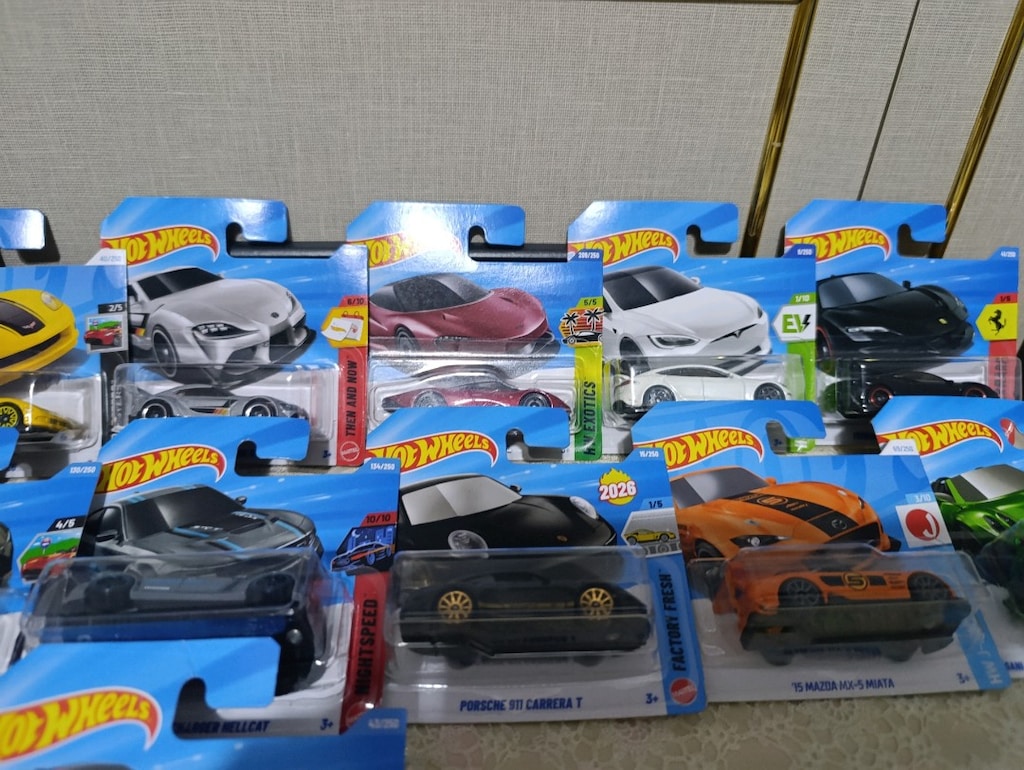 Hot Wheels Renkli Mini Araba Seti - 4