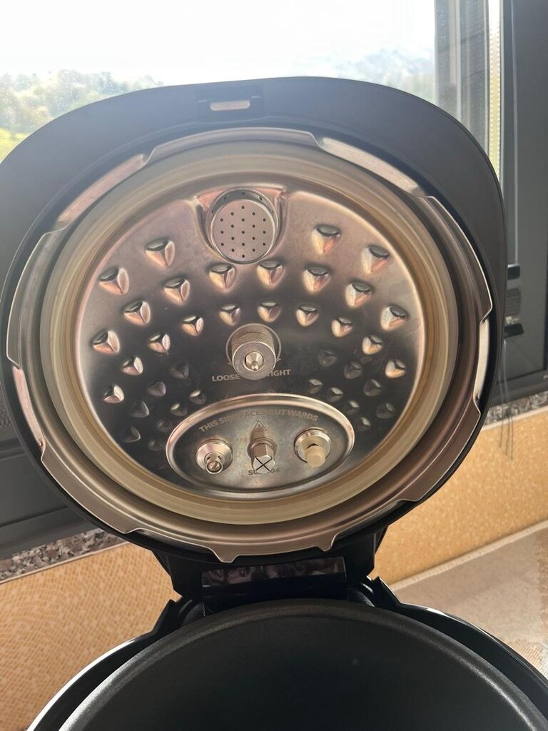 ELETİRİKLİ DÜDÜKLÜ TENCERE - 11