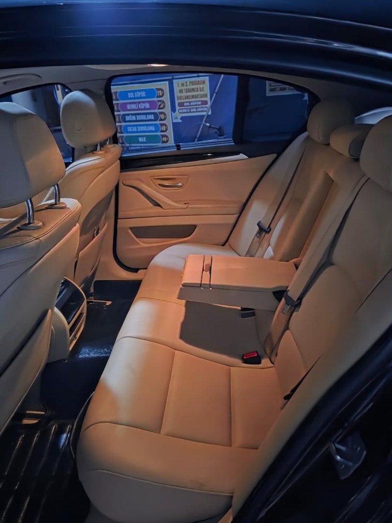 BMW 520i F10 2015 - 7