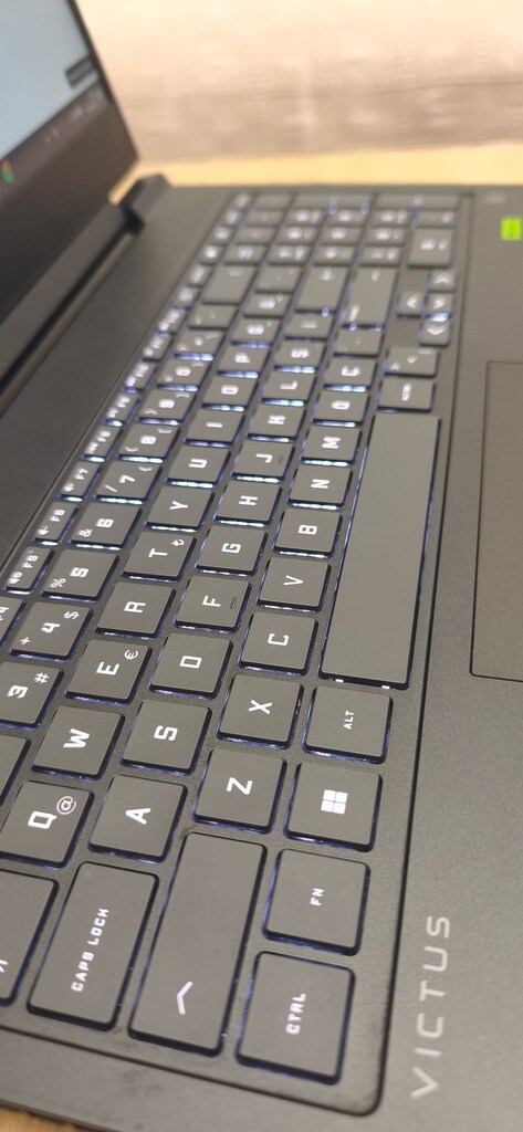 ÖZEL ÜRETİM HP Victus 16, 32gb Ram, RTX 4050, Ryzen 7 7840HS, 1TB - 6