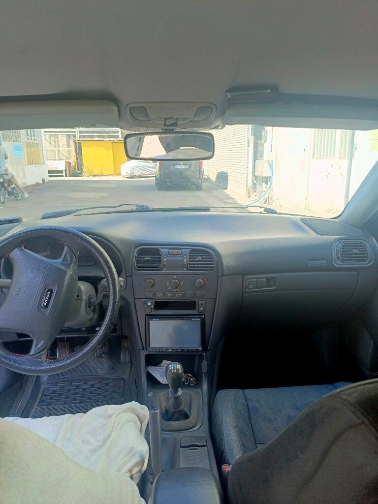 2001 model Volvo V40 - 6