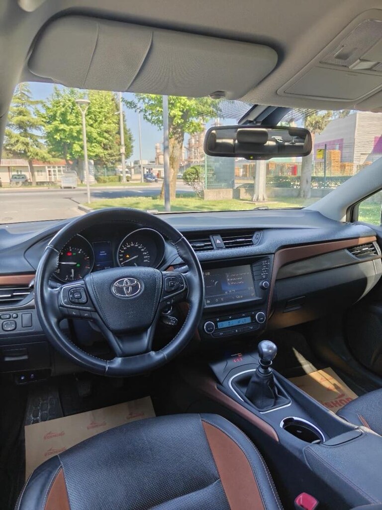 Sahibinden Toyota Avensis 1.6 D-4D Premium - 3