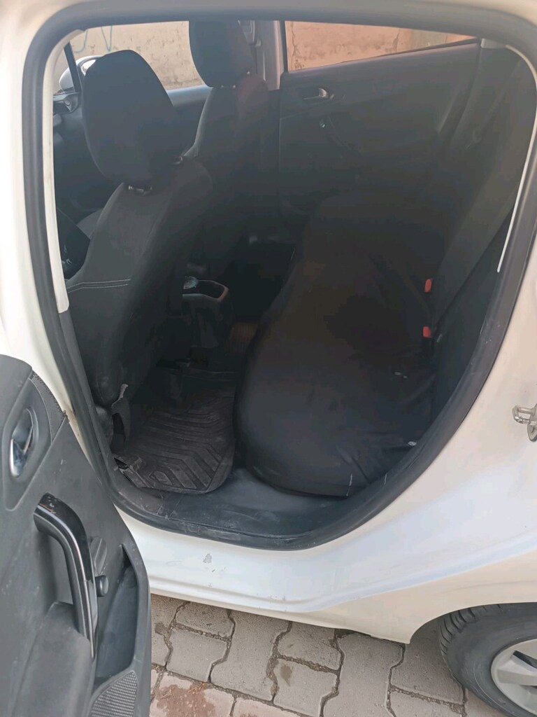 Peugeot 208 2013 - 4