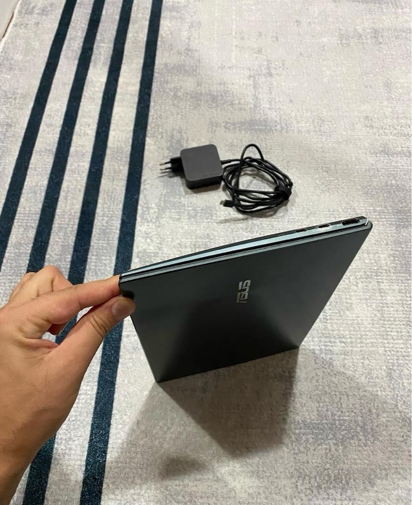 ASUS ZENBOOK - 5