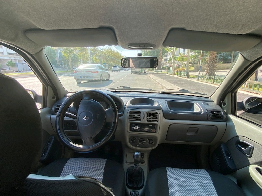 Sahibinden, düşük kilometreli 2005 Clio - 11