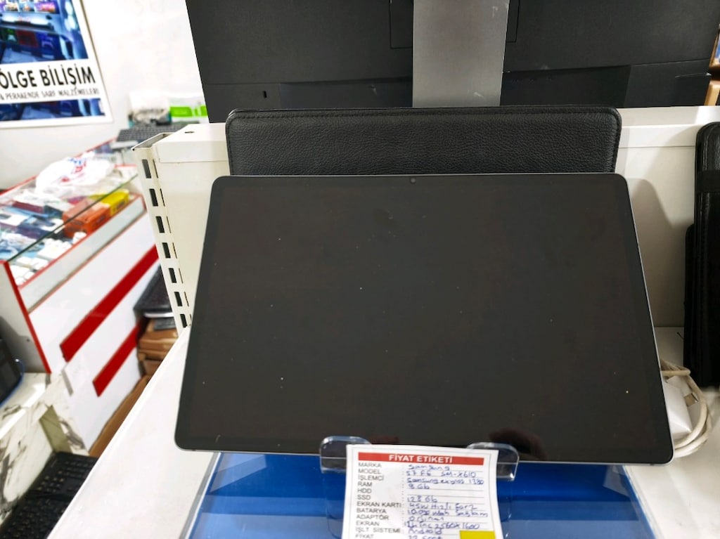 SAMSUNG GALAXY TAB S9 FE+ - 4