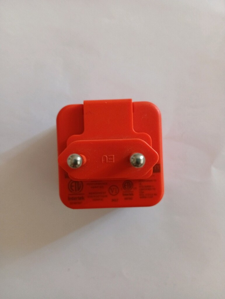 JBL seyahat şarj cihazı - 2