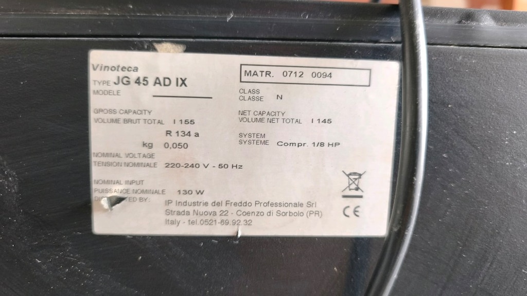 Şarap Dolabı 45 Şişe - 9