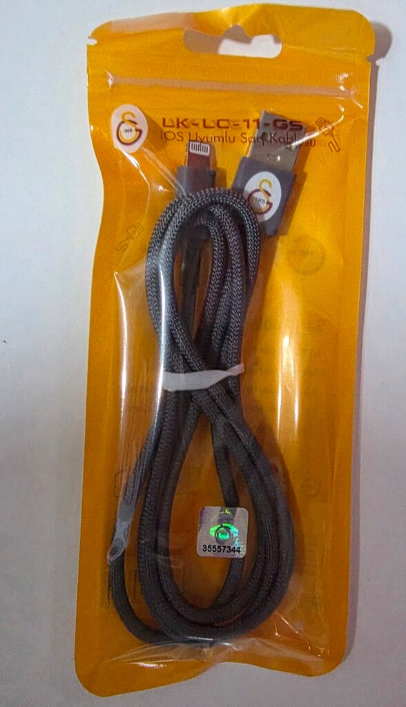 Galatasaray lisanslı IOS USB şarj kablosu. Sıfır paketinde. - 4