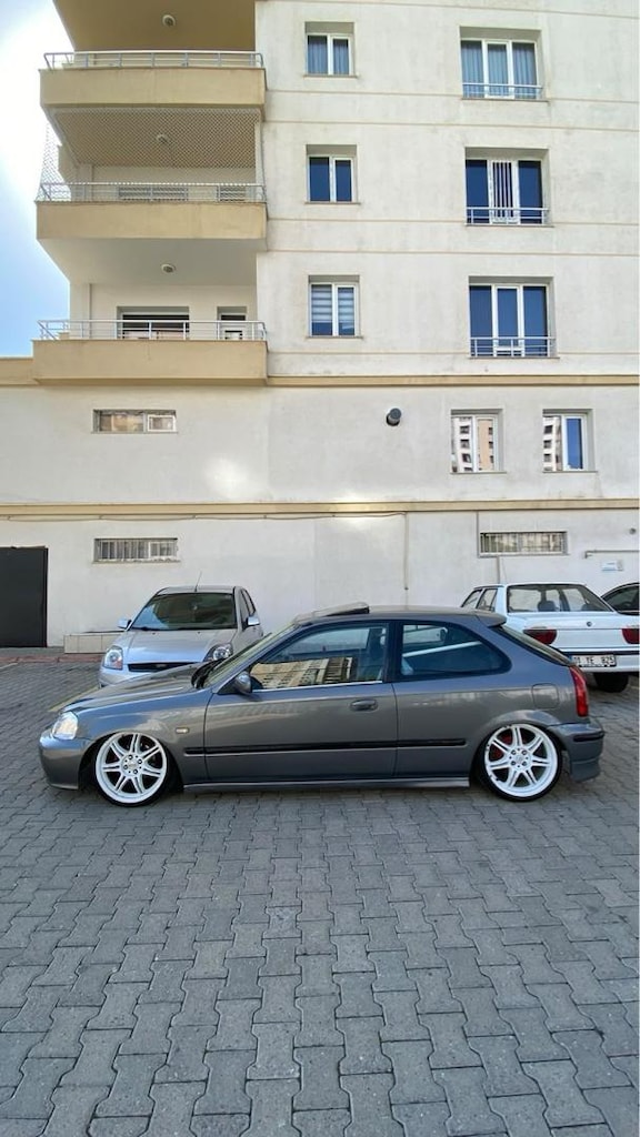 Honda Civic 1.4 - 6