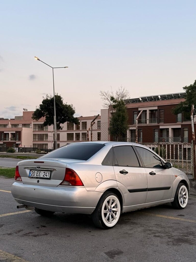 sahibinden temiz otomatik aile arabası - 7