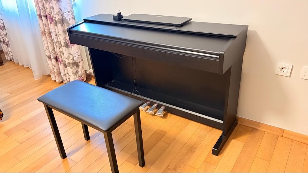 Yamaha Arius YDP-143B Dijital Piyano + Tabure - 2