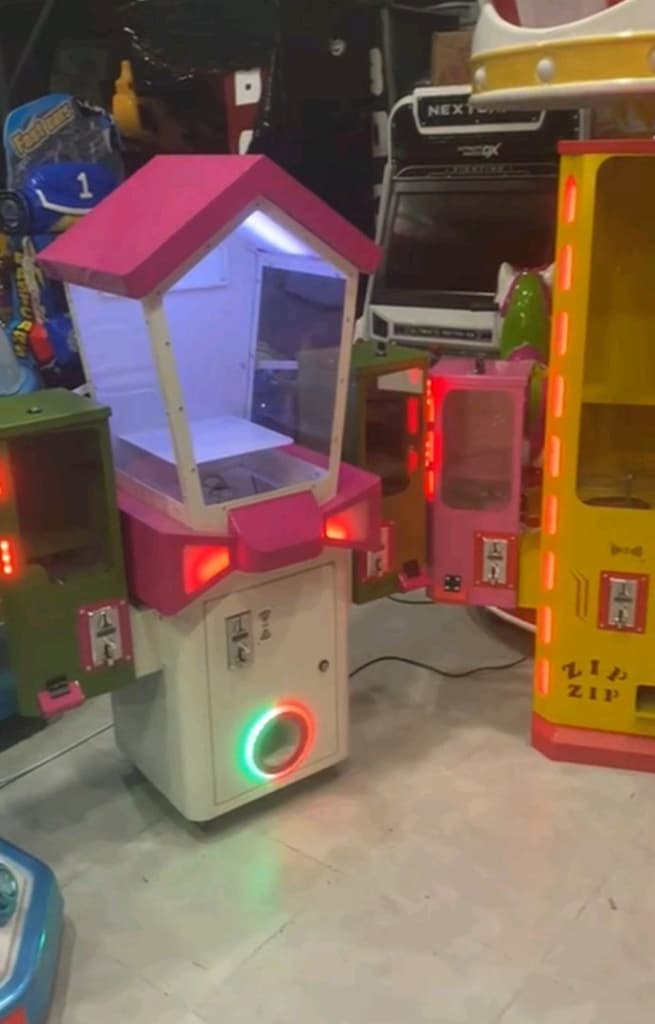 KAPSÜL OTOMOTI ZIPLAYAN TOP OTOMOTI SAKIZ OTOMOTI 3 Ü BİR ARADA - 3