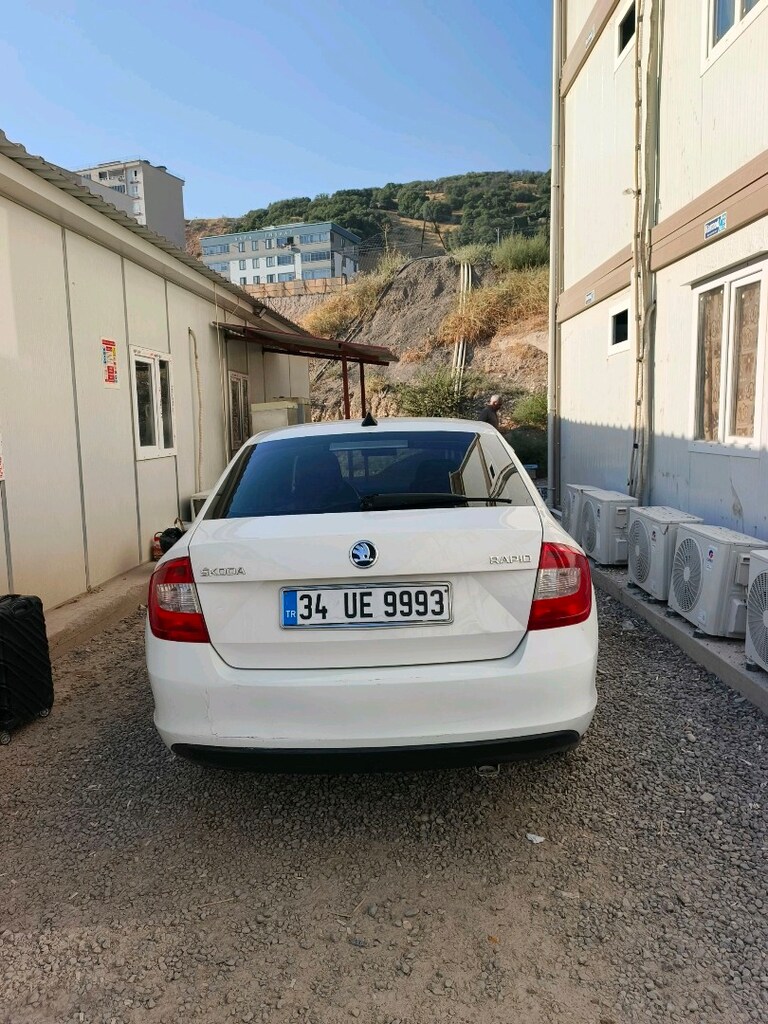 2015 model Skoda rapid - 11