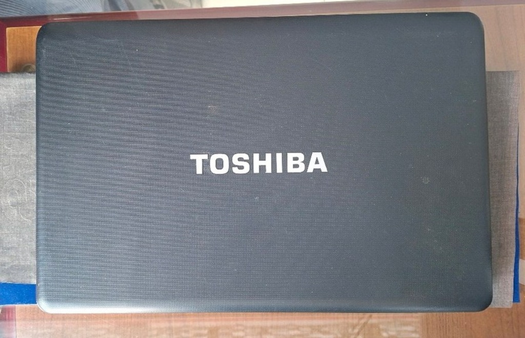Toshiba i3 CPU - 4Gb Ram - 320Gb Hdd Dizüstü Bilgisayar - 12