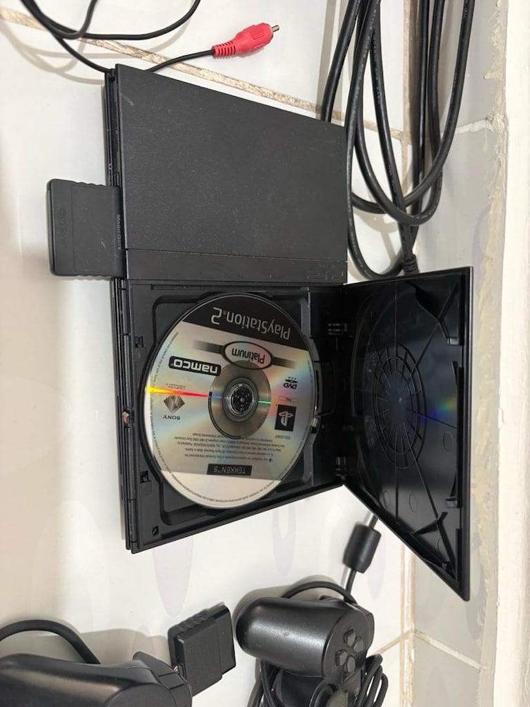 ORJİNAL SONY PLAYSTATION 2 – ÇOK TEMİZ VE AZ KULLANILMIŞ FULL SET - 2
