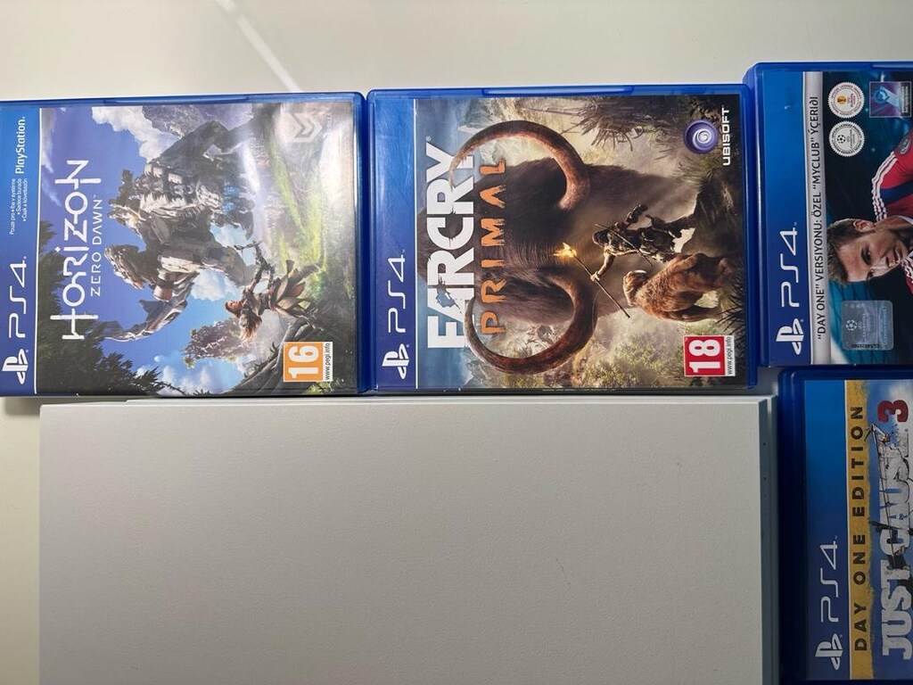 Sony Playstation 4 1TB - 5