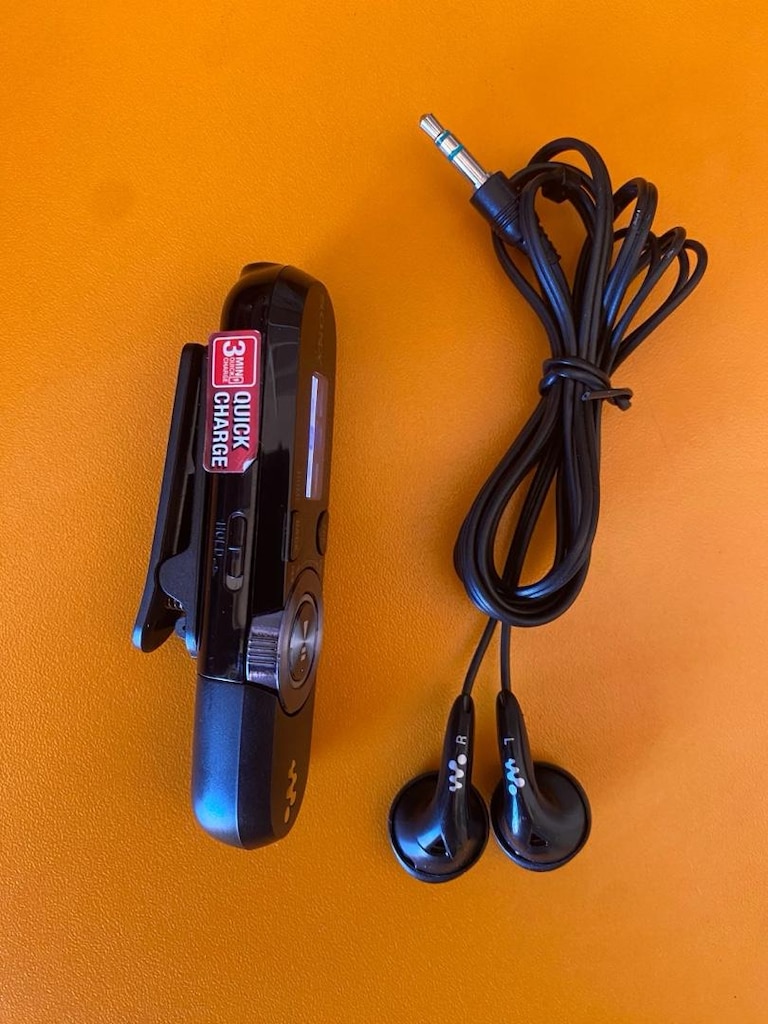 Sony Walkman NWZ-B183 MP3 Çalar - Orijinal Kulaklıklı Temiz Cihaz - 7