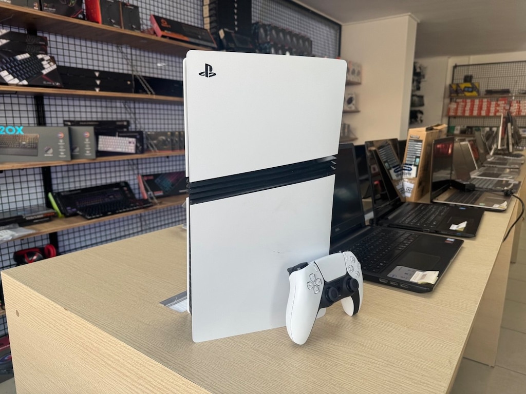 PS5 PRO *AMD ZEN 2 İŞLEMCİ *16GB RAM *2 TB SSD - 3