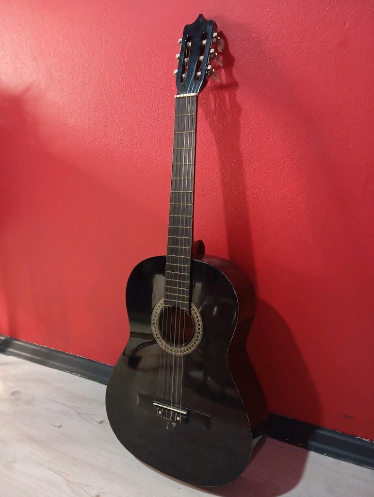 Şık Siyah Klasik Gitar – Uygun Fiyat! - 3