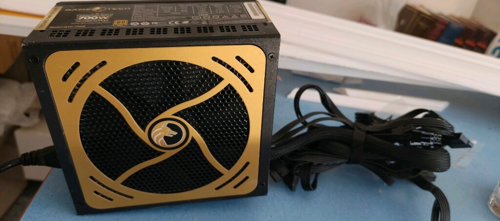 Lian Li Kasa ve Power 700Watt Gold Power Supply - 9