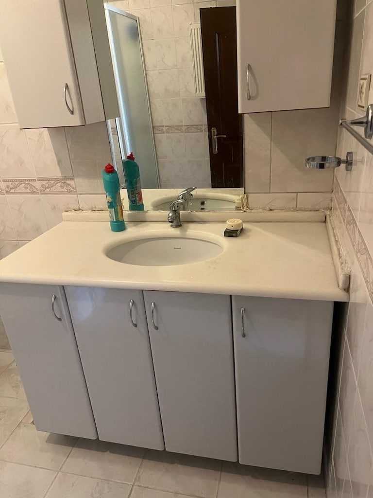 banyo dolaplı geniş lavabo mermer - 2