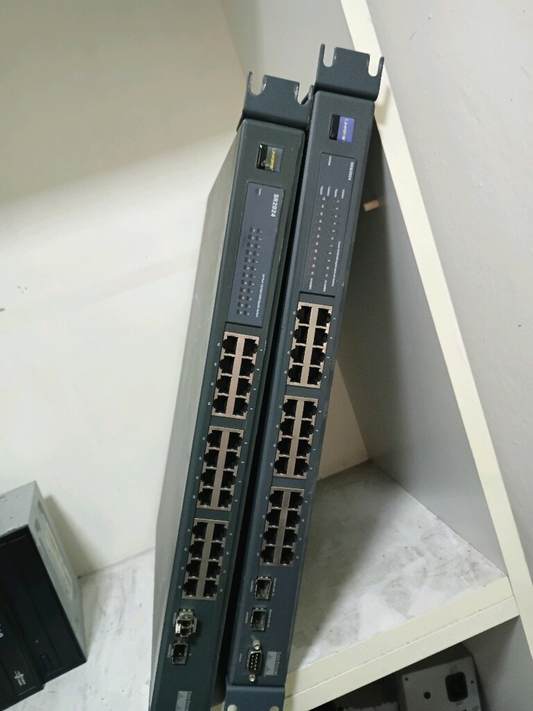 Cisco linksys switch - 7