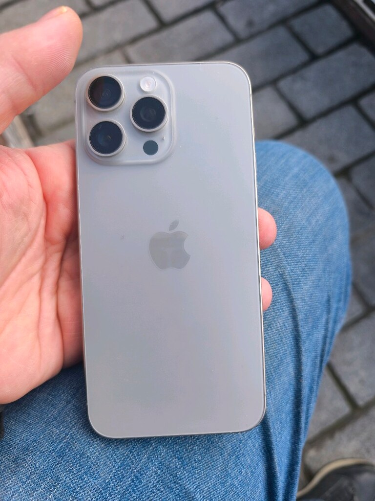 iPhone 15 Pro 128 GB cihaz sadece ekran değişmiş - 2