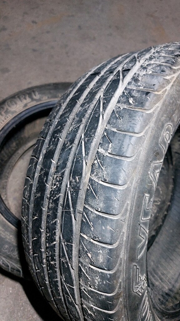 Goodyear Marka 205 / 55 / 16 Ebatında 2 Adet Lastik - 4