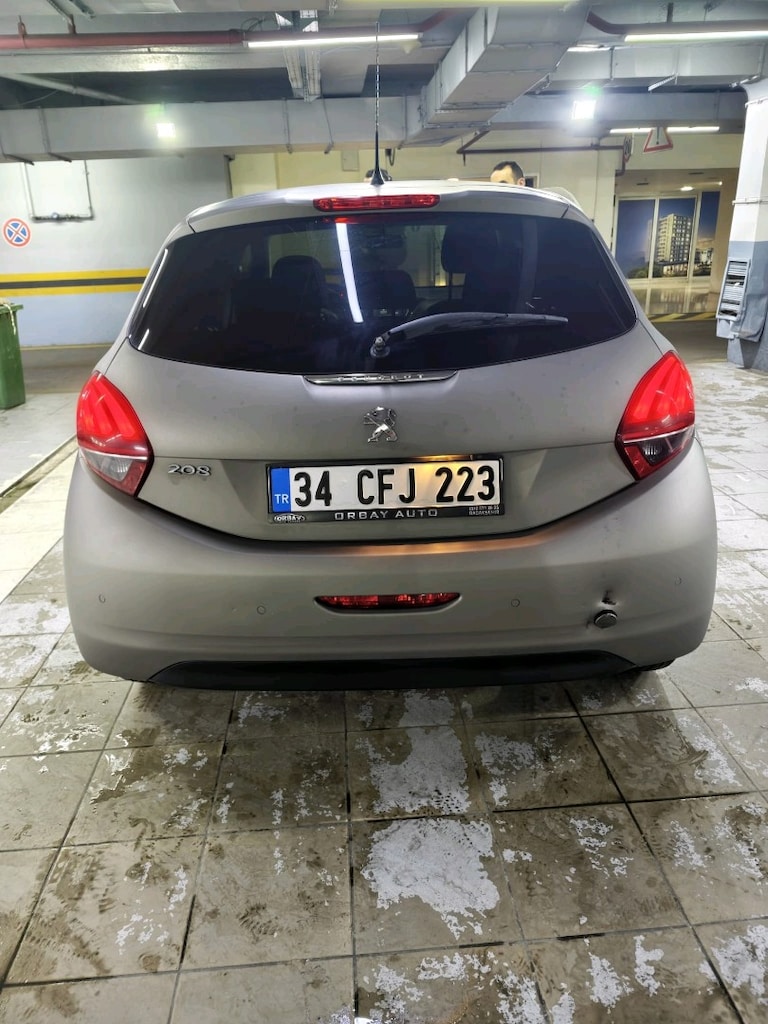 Peugeot 208 2015 MODEL CAM TAVANLI Tum ağır bakımları yapılmış temiz - 2