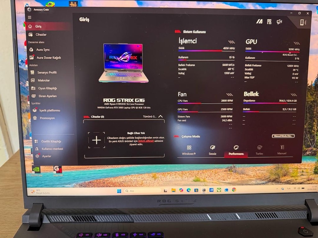 ASUS ROG Strix G16 Ryzen 9 9955HX RTX 5060 32GB 1TB 240Hz + Gaming Set - 12