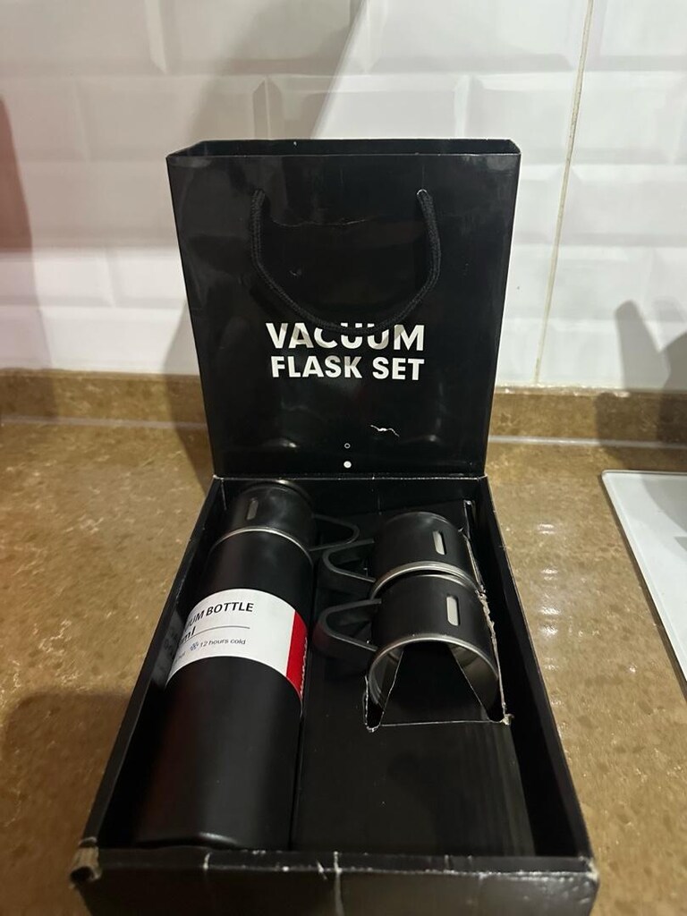 Siyah Vakumlu Termos Seti 3 Bardaklı - 4