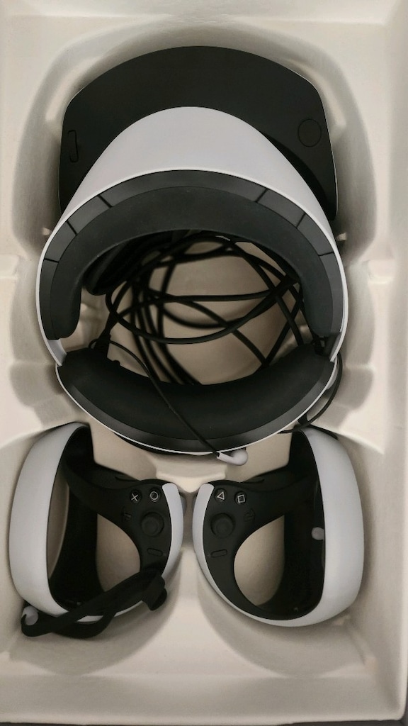 Temiz kullanılmış Playstation VR-2 alıcısını pişman etmez.