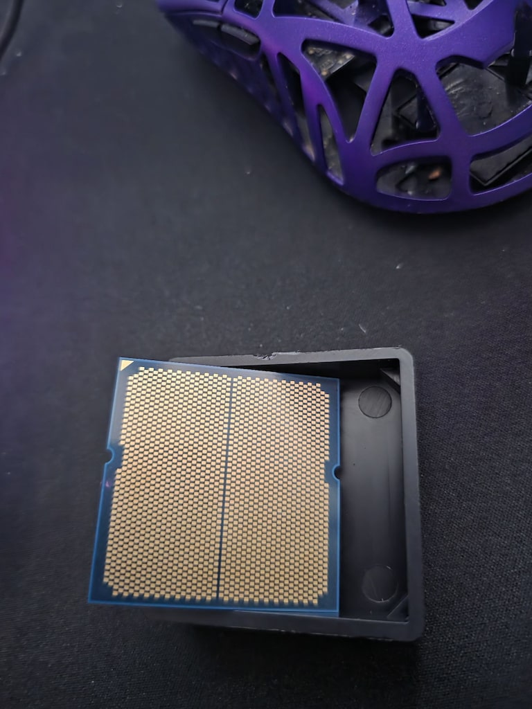 AMD Ryzen 7 9800X3D Sekiz Çekirdek 5.2 GHz 96MB (Kutusuz/Fansız) - 3