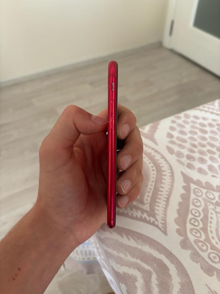 ACİL SATILIK İPHONE SE-2.NESİL 64 GB - 5