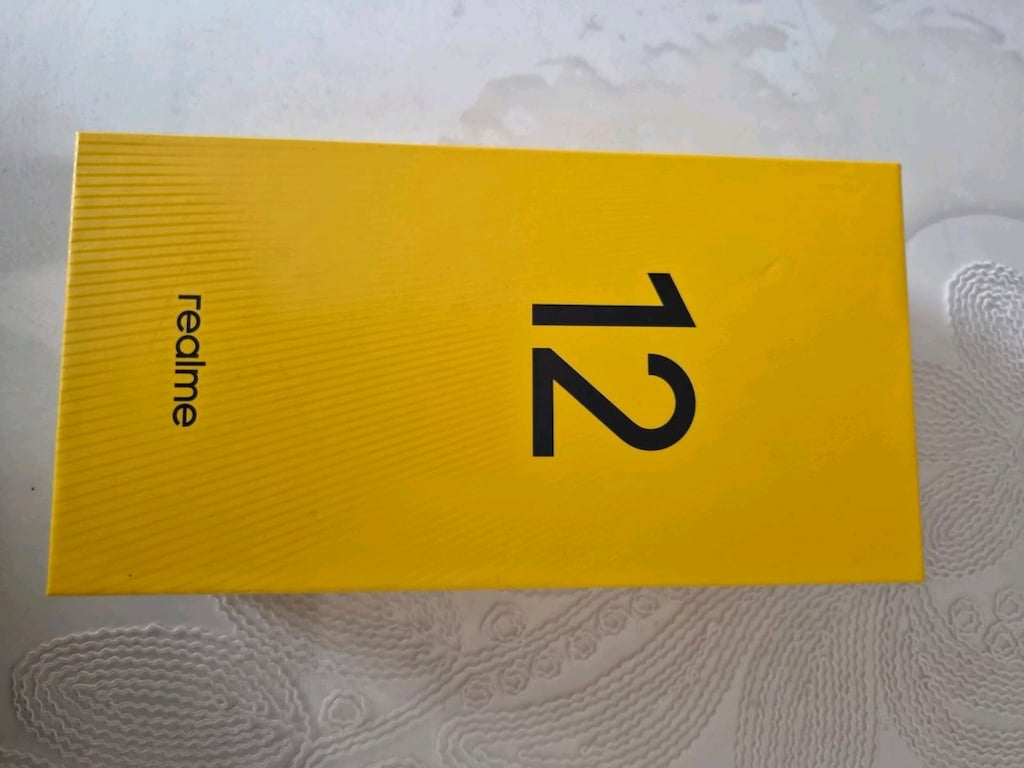 realme 12 telefon